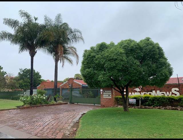 2 BEDROOM TOWNHOUSE FOR SALE IN DORANDIA